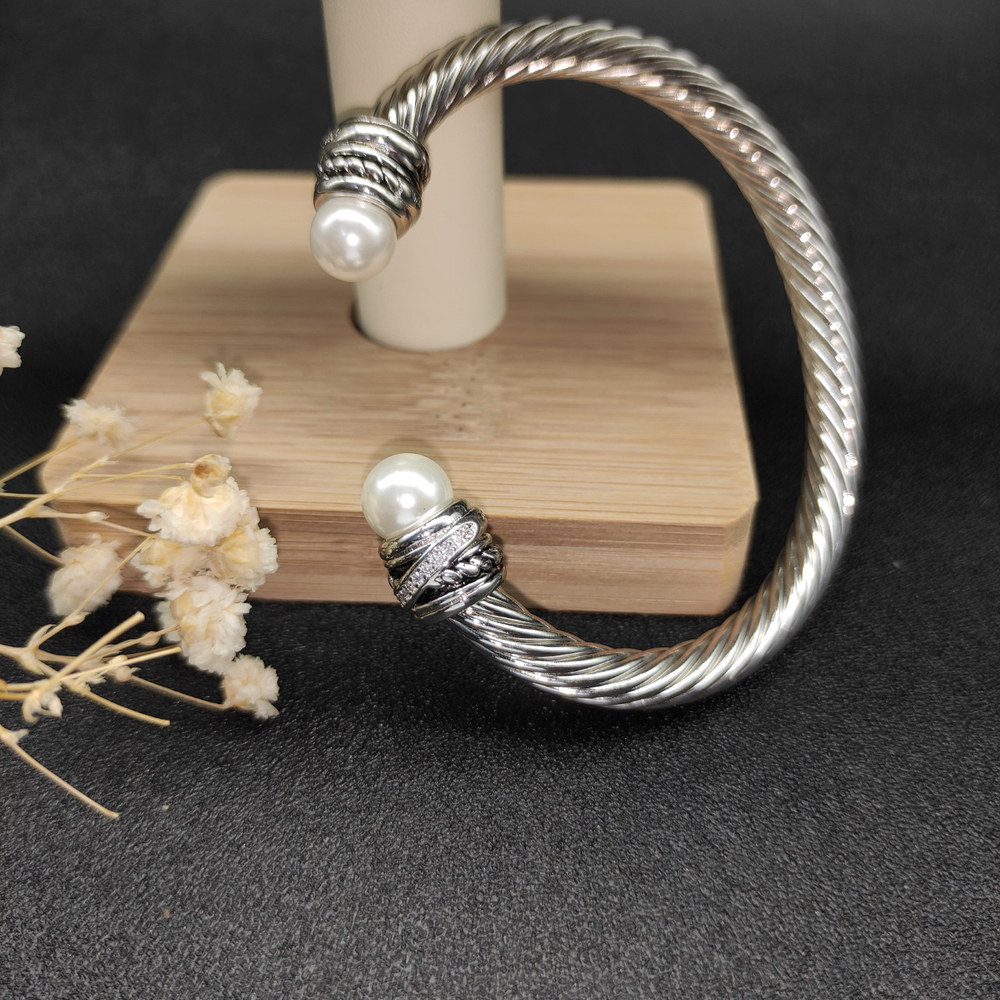 David Yurman 7mm rotating pearl bracelet - Picture 4 of 7